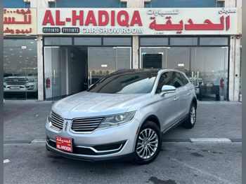 لنكولن ام كيه اكس 2016 اوتوماتيك 83,000 كم 6 سلندر دفع رباعي اس يو في فضي