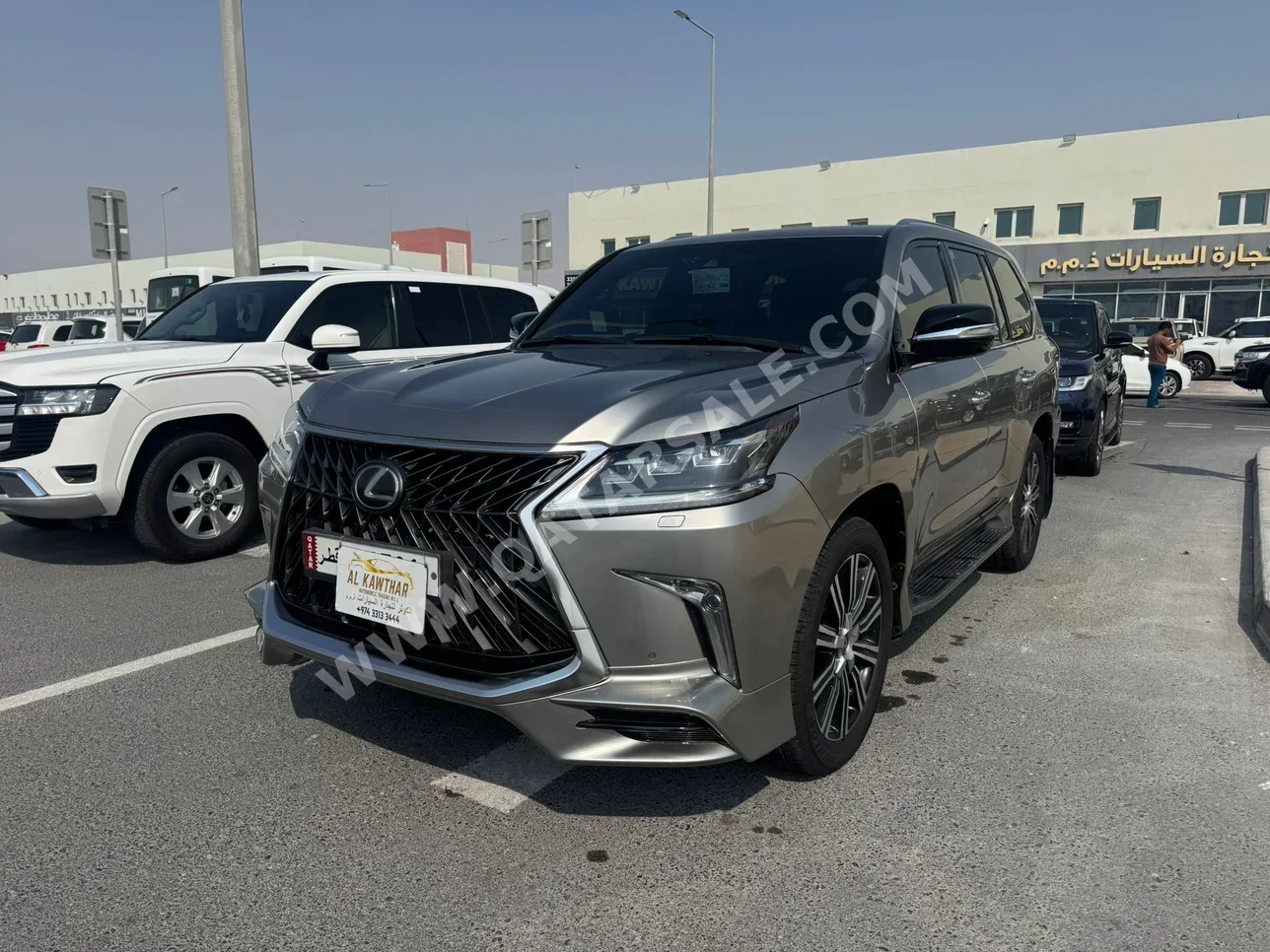 لكزس ال اكس 570 اس 2018 اوتوماتيك 91,000 كم 8 سلندر دفع رباعي اس يو في سونيك تايتينيم