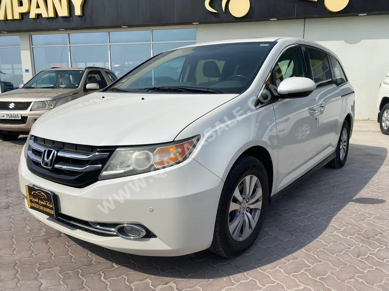 هوندا أوديسي تورنج 2016 اوتوماتيك 107,000 كم 6 سلندر دفع كلي مستمر فان \ باص أبيض
