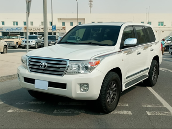 Toyota  Land Cruiser  GXR  2009  Automatic  305,000 Km  8 Cylinder  Four Wheel Drive (4WD)  SUV  White