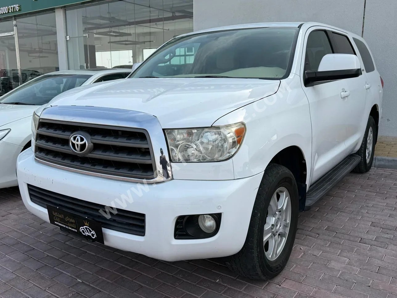Toyota  Sequoia  2015  Automatic  262,000 Km  8 Cylinder  Four Wheel Drive (4WD)  SUV  White