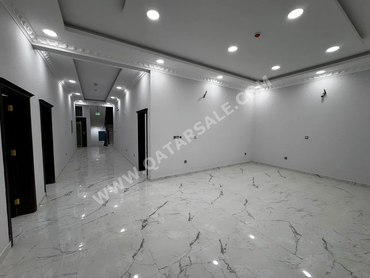 Commercial  - Not Furnished  - Al Rayyan  - Izghawa  - 11 Bedrooms