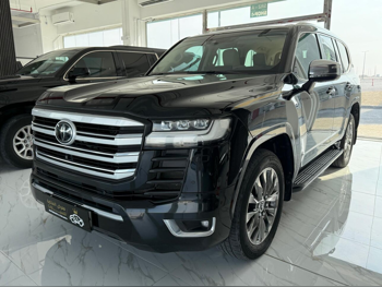 تويوتا لاند كروزر في اكس ار 2022 اوتوماتيك 97,000 كم 8 سلندر دفع رباعي اس يو في أسود