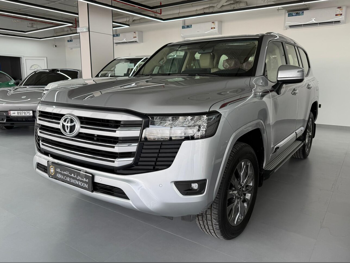 تويوتا  لاند كروزر  جي اكس ار  2024  اوتوماتيك  0 كم  6 سلندر  دفع رباعي  اس يو في  فضي