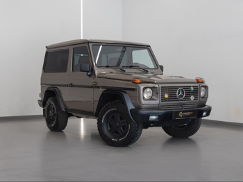 مرسيدس - بنز  جي اي  300  1990  اوتوماتيك  180,000 كم  6 سلندر  دفع رباعي  اس يو في  برونزي