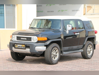 Toyota  FJ Cruiser  2013  Automatic  250,000 Km  6 Cylinder  Four Wheel Drive (4WD)  SUV  Black