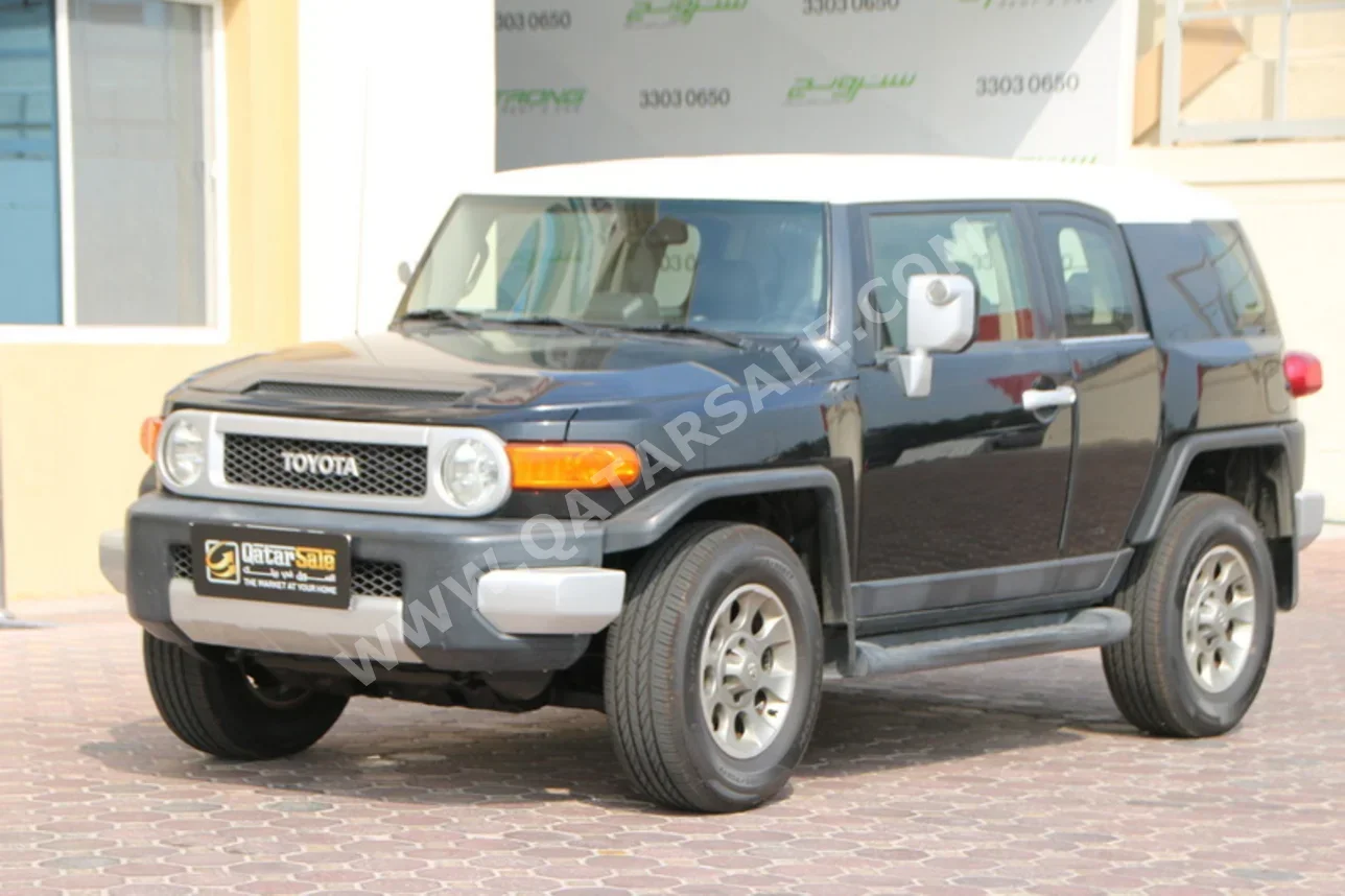 تويوتا  إف جي كروزر  2013  اوتوماتيك  250,000 كم  6 سلندر  دفع رباعي  اس يو في  أسود