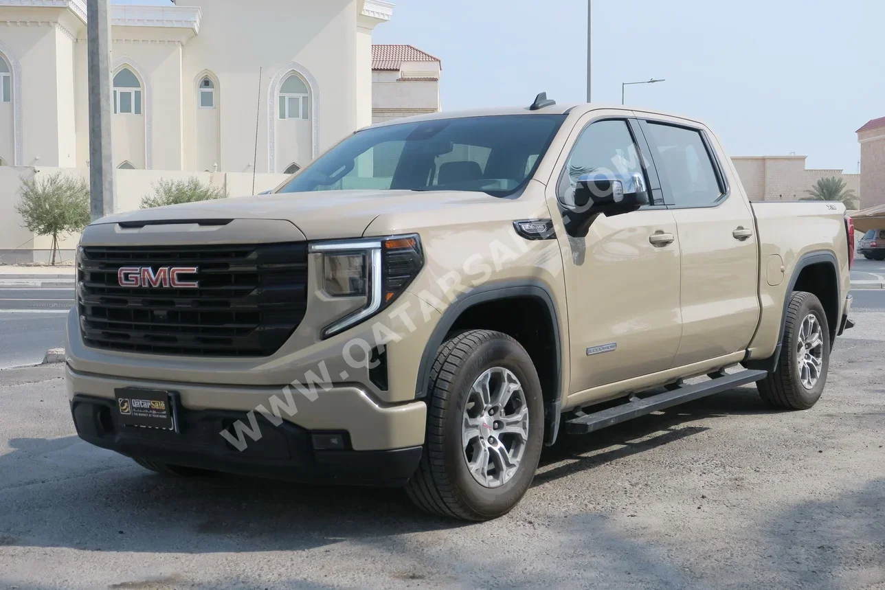 GMC  Sierra  Elevation  2022  Automatic  58,000 Km  8 Cylinder  Four Wheel Drive (4WD)  Pick Up  Beige