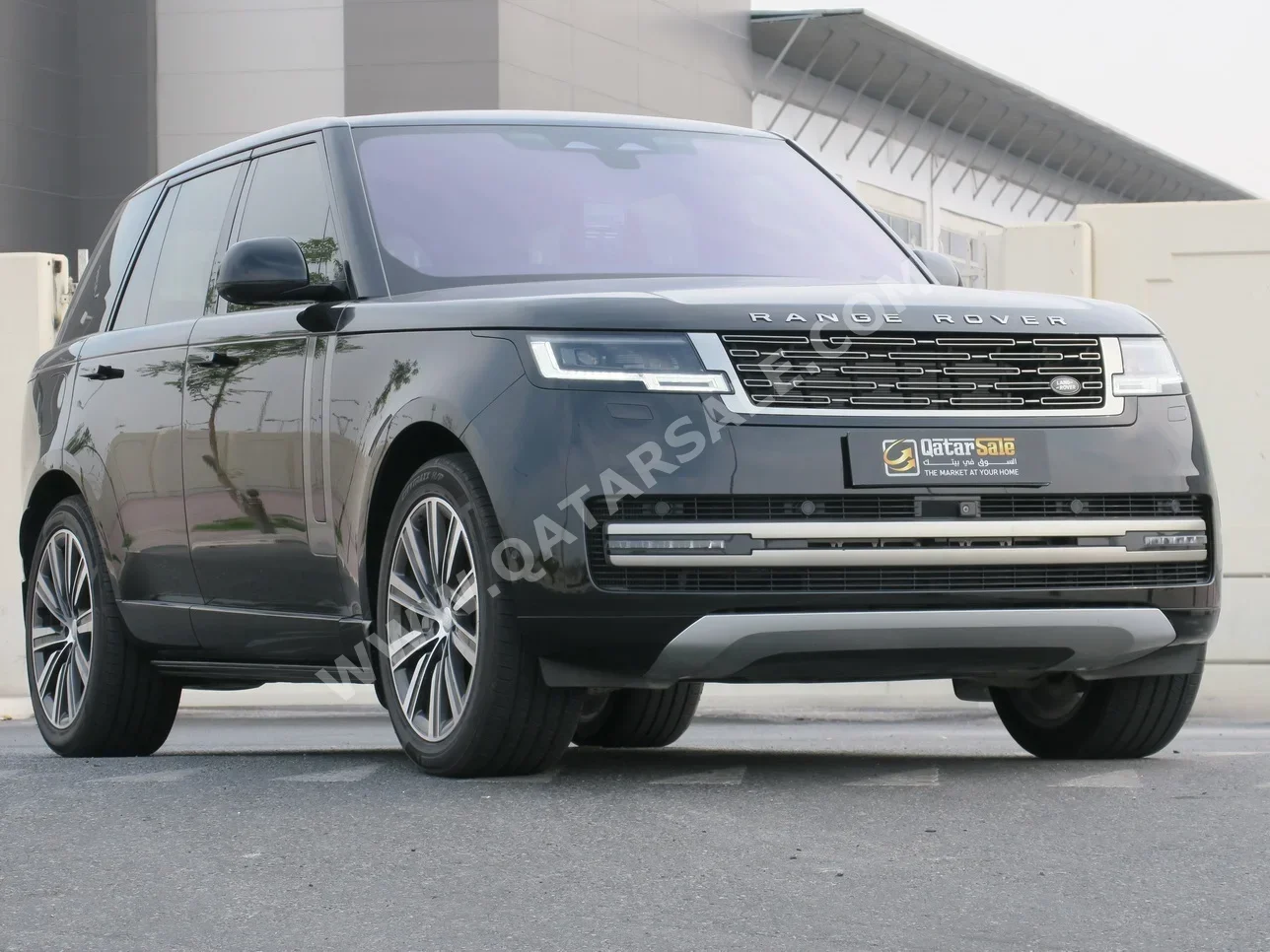 لاند روفر رنج روفر فوج اس اي 2022 اوتوماتيك 5,000 كم 8 سلندر دفع رباعي اس يو في أسود تحت الضمان
