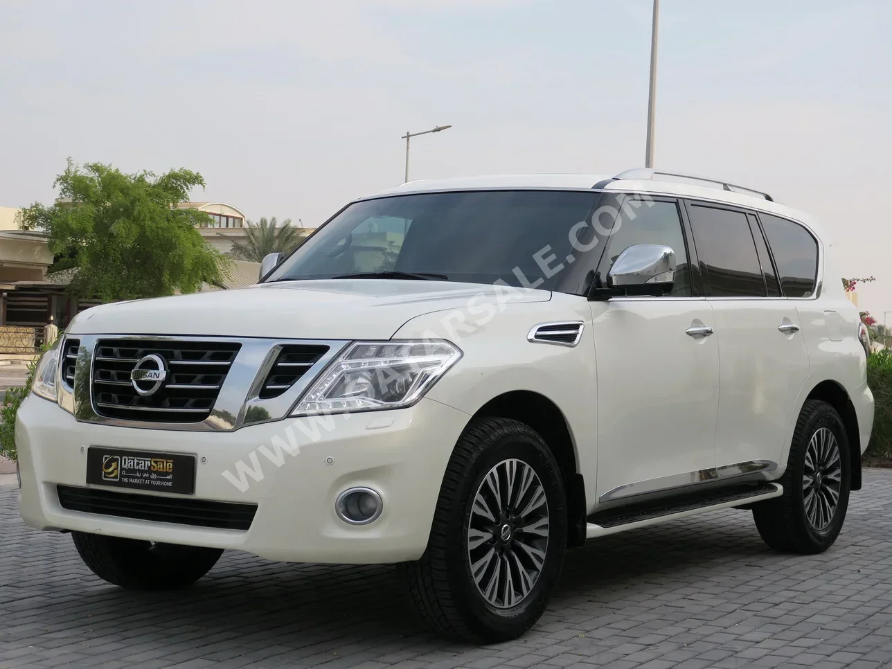 نيسان  باترول  بلاتنيوم  2017  اوتوماتيك  58,000 كم  6 سلندر  دفع رباعي  اس يو في  أبيض