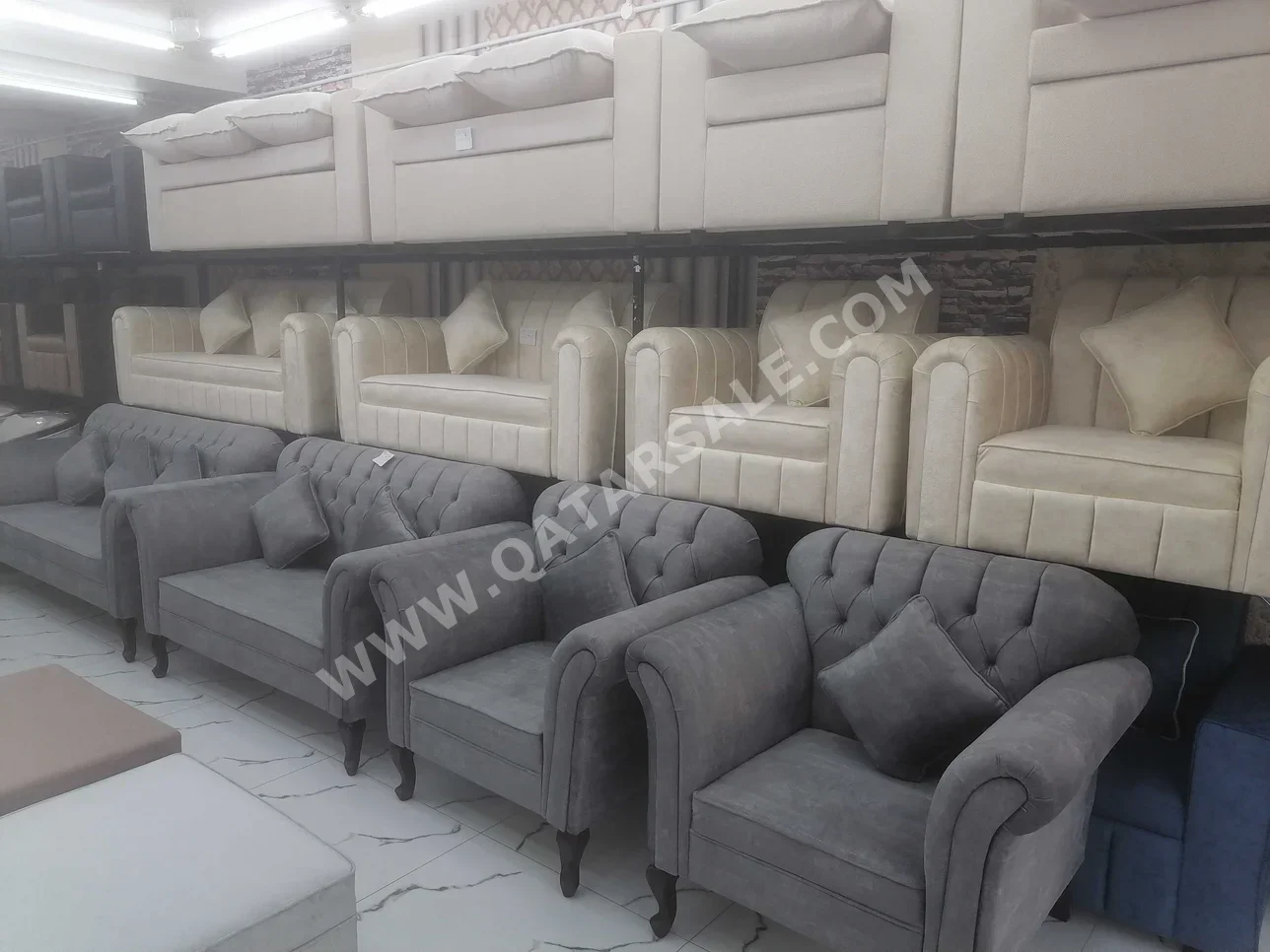 الأرائك والكنب والكراسي طقم كنب - مخمل - اللون الرمادي