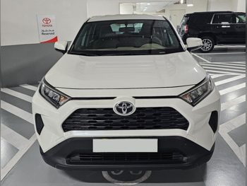 تويوتا  راف 4  2022  اوتوماتيك  43,000 كم  4 سلندر  سحب امامي  اس يو في  أبيض  تحت الضمان