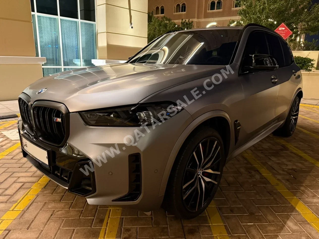 بي ام دبليو الفئة - اكس اكس 5 ام 60 اي 2024 اوتوماتيك 9,000 كم 8 سلندر دفع رباعي اس يو في رمادي تحت الضمان