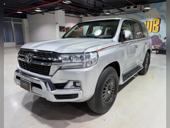 تويوتا  لاند كروزر  جي اكس ار  2019  اوتوماتيك  261,000 كم  8 سلندر  دفع رباعي  اس يو في  فضي