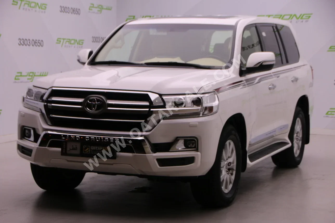 تويوتا لاند كروزر جي اكس ار 2020 اوتوماتيك 100,000 كم 8 سلندر دفع رباعي اس يو في أبيض تحت الضمان