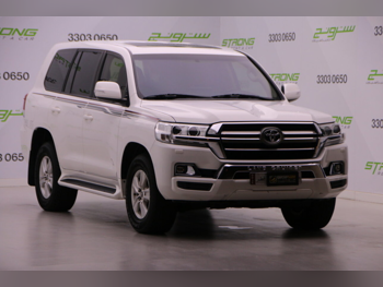 تويوتا لاند كروزر جي اكس ار 2020 اوتوماتيك 203,818 كم 6 سلندر دفع رباعي اس يو في أبيض
