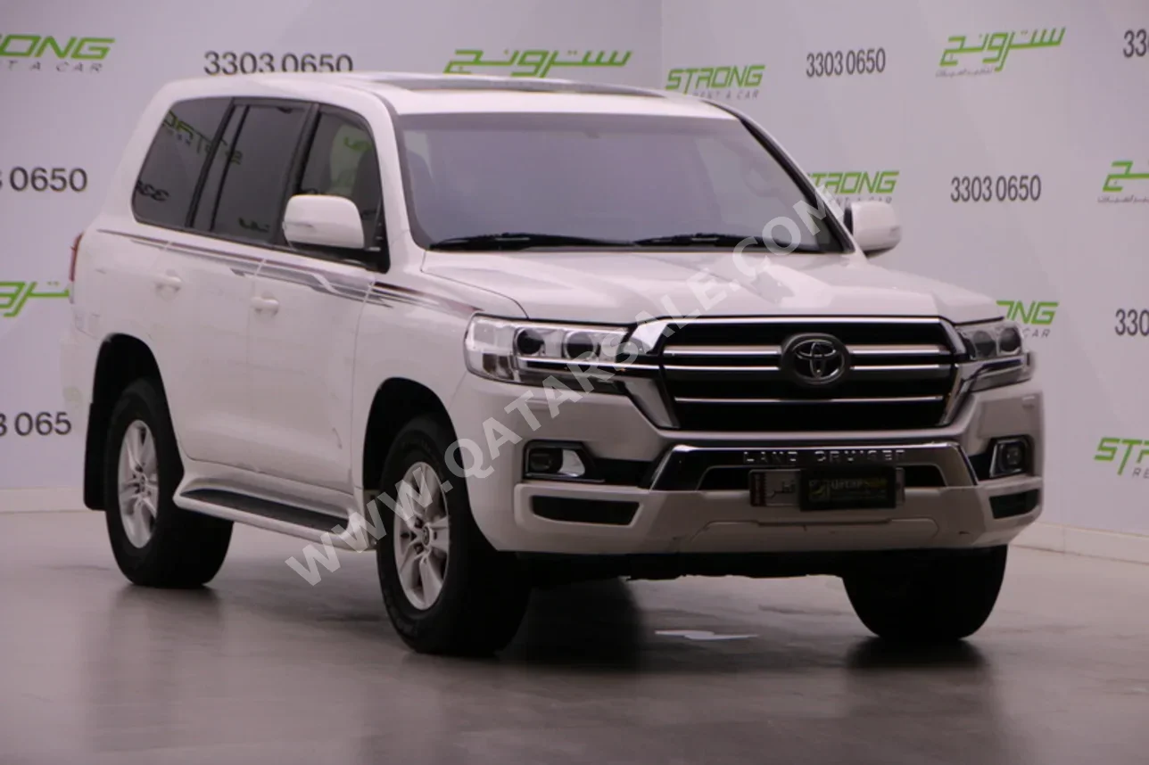 تويوتا لاند كروزر جي اكس ار 2020 اوتوماتيك 203,818 كم 6 سلندر دفع رباعي اس يو في أبيض