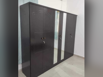 خزائن ودواليب الملابس والزينة - دوحة فيرنيتشر  - خزائن  - بنى