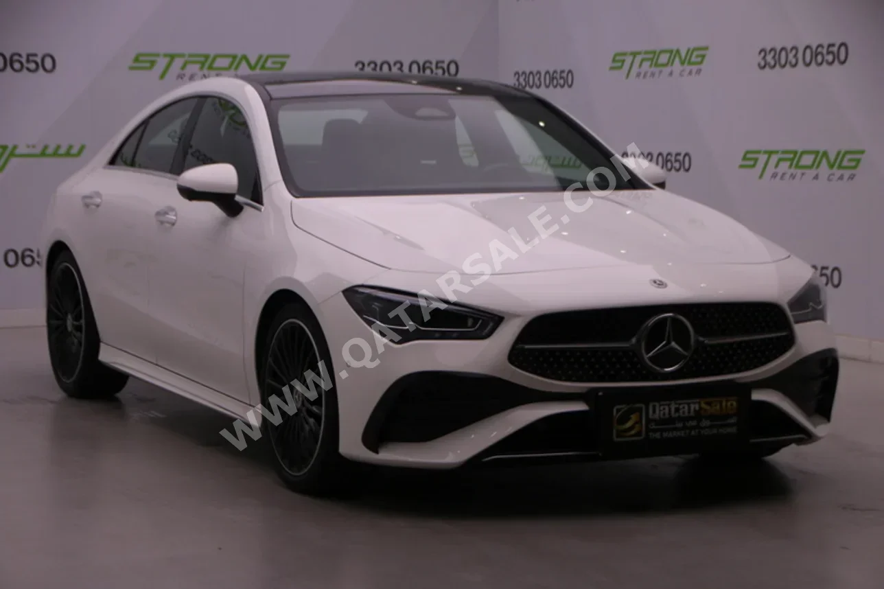 مرسيدس - بنز سي ال ايه 200 2024 اوتوماتيك 16,500 كم 4 سلندر دفع خلفي سيدان أبيض تحت الضمان