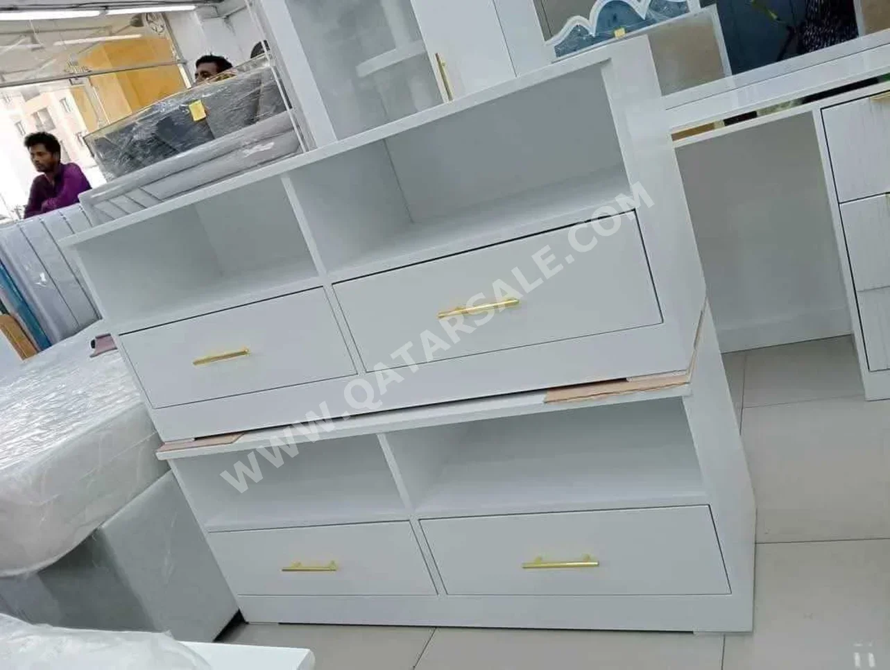 طاولة تلفاز - لايف ستايل - أبيض