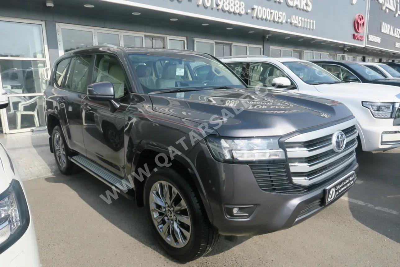 Toyota  Land Cruiser  GXR  2025  Automatic  0 Km  6 Cylinder  Four Wheel Drive (4WD)  SUV  Gray  With Warranty