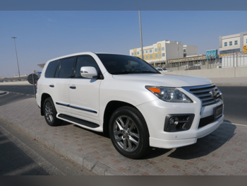لكزس  ال اكس  570  2013  اوتوماتيك  296,000 كم  8 سلندر  دفع رباعي  اس يو في  أبيض و أسود