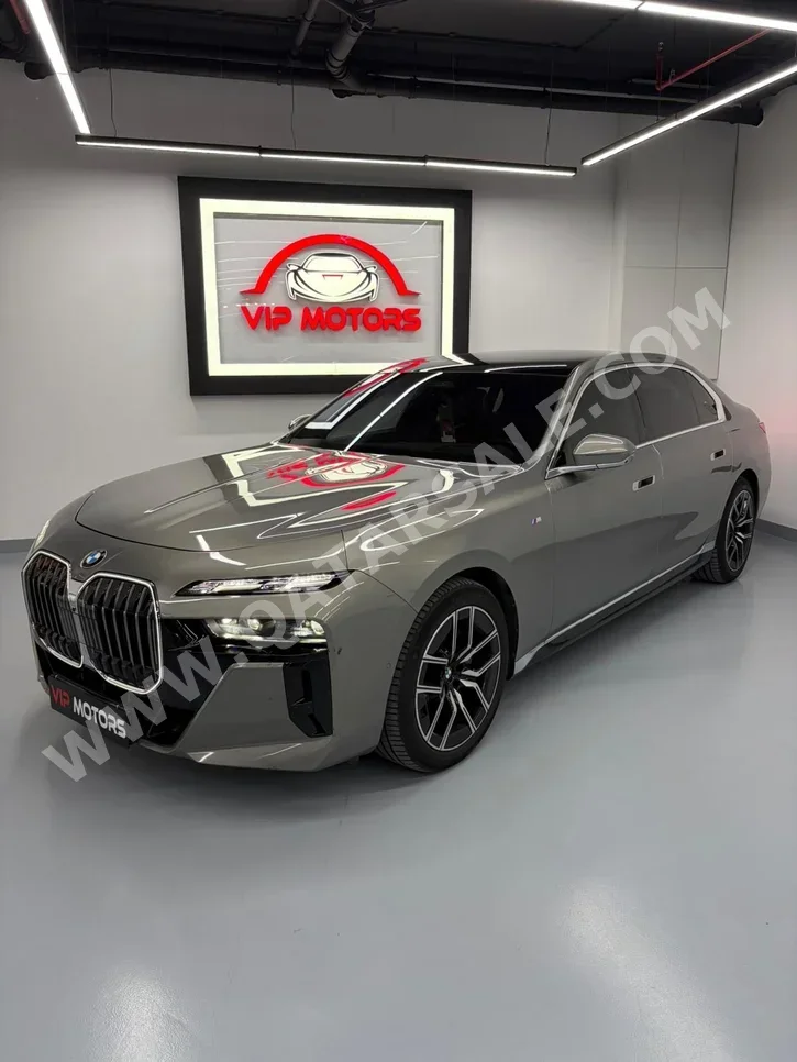 BMW 7-Series 740 i 2023 Automatic 51,000 Km 6 Cylinder Rear Wheel Drive (RWD) Sedan Beige With Warranty