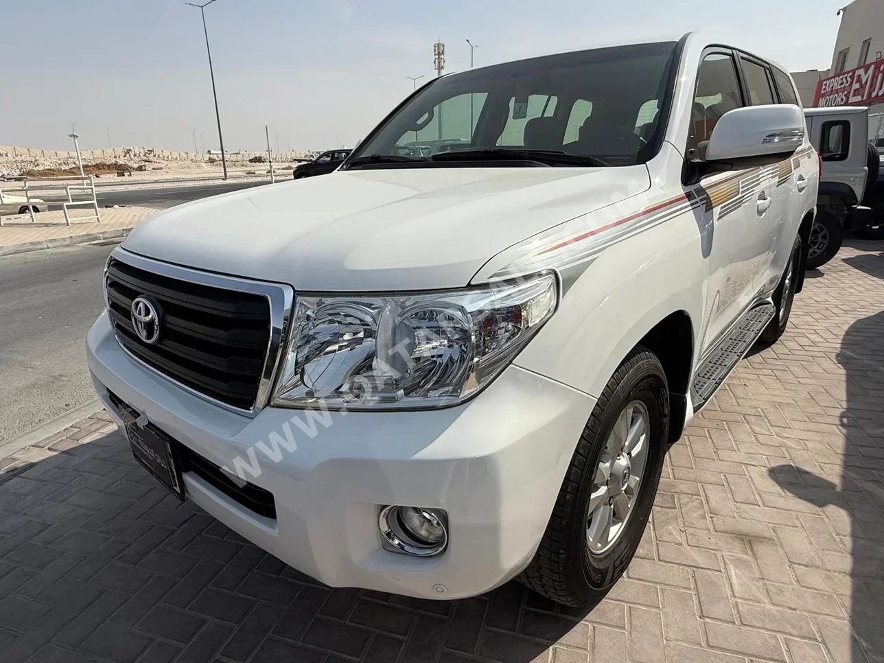 Toyota  Land Cruiser  GX  2015  Automatic  106,000 Km  6 Cylinder  Four Wheel Drive (4WD)  SUV  White