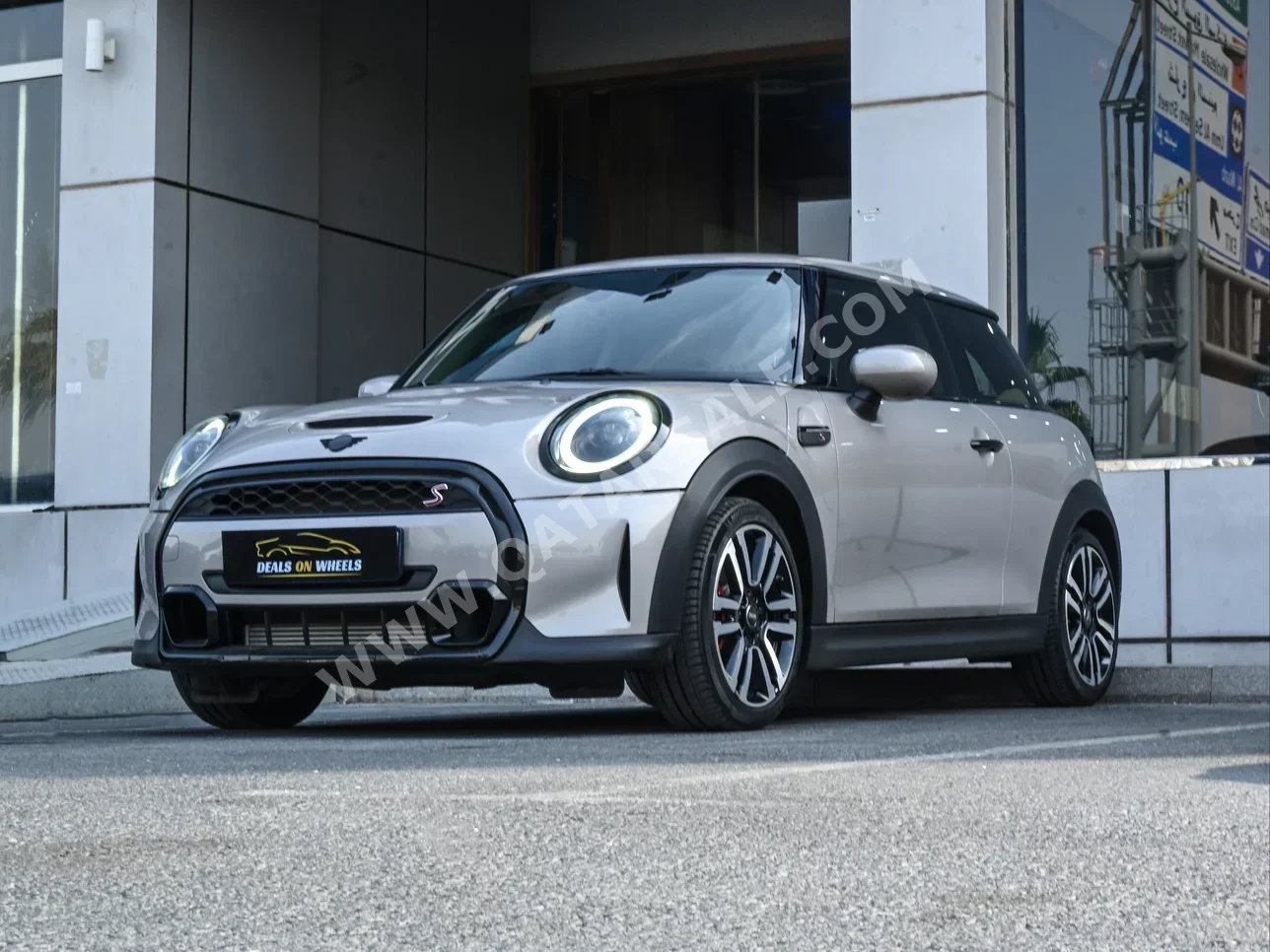 Mini  Cooper  S  2022  Automatic  52,000 Km  4 Cylinder  Front Wheel Drive (FWD)  Hatchback  Beige  With Warranty