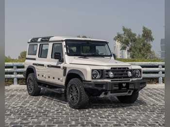 إينوس غرينادير 2023 اوتوماتيك 21,000 كم 6 سلندر دفع رباعي اس يو في كريمي تحت الضمان