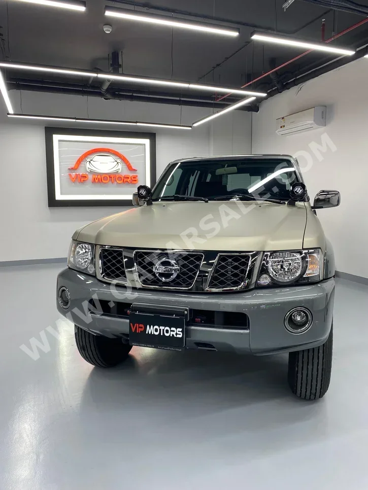 Nissan Patrol Safari 2024 Manual 6,000 Km 6 Cylinder Four Wheel Drive (4WD) SUV Gold With Warranty
