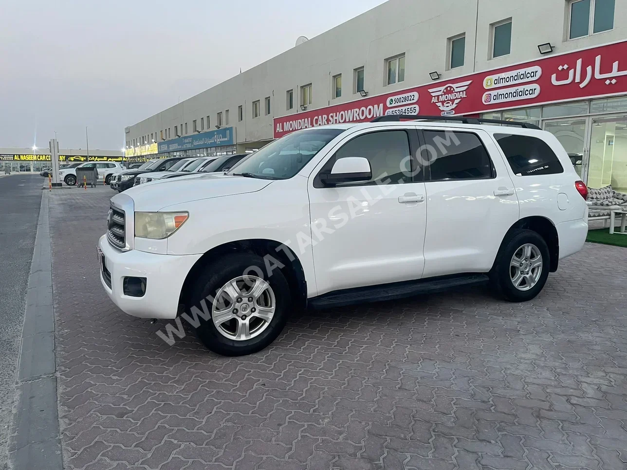 Toyota  Sequoia  SR5  2013  Automatic  345,000 Km  8 Cylinder  Four Wheel Drive (4WD)  SUV  White