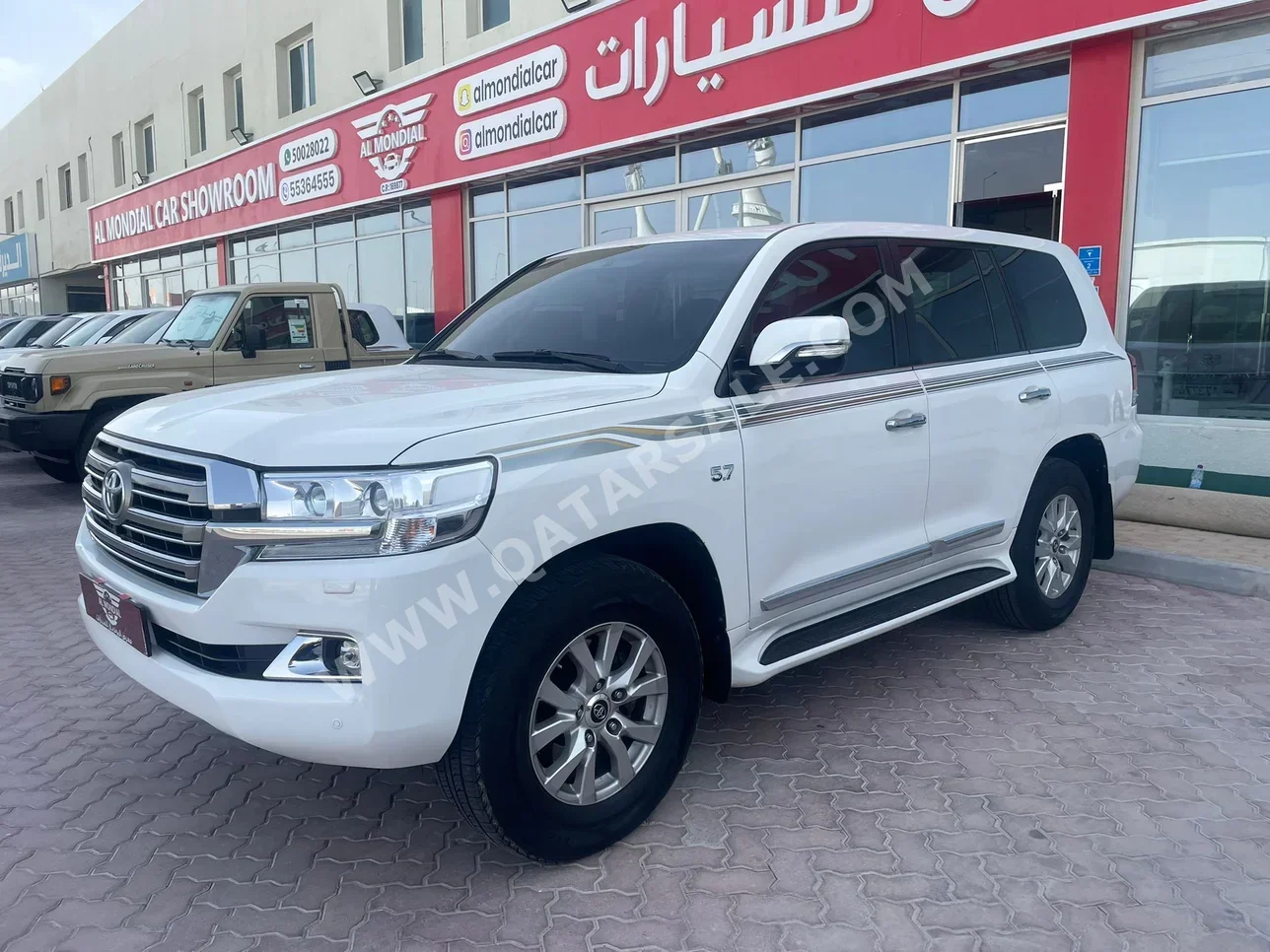 Toyota  Land Cruiser  VXR  2019  Automatic  240,000 Km  8 Cylinder  Four Wheel Drive (4WD)  SUV  White