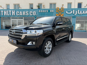 تويوتا لاند كروزر في اكس ار 2021 اوتوماتيك 65,000 كم 8 سلندر دفع رباعي اس يو في أسود