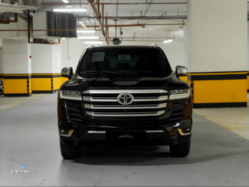 Toyota  Land Cruiser  VX  2022  Automatic  87,500 Km  6 Cylinder  Four Wheel Drive (4WD)  SUV  Black