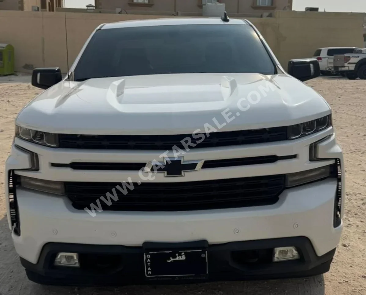 Chevrolet  Silverado  RST  2019  Automatic  200,000 Km  8 Cylinder  Four Wheel Drive (4WD)  Pick Up  White