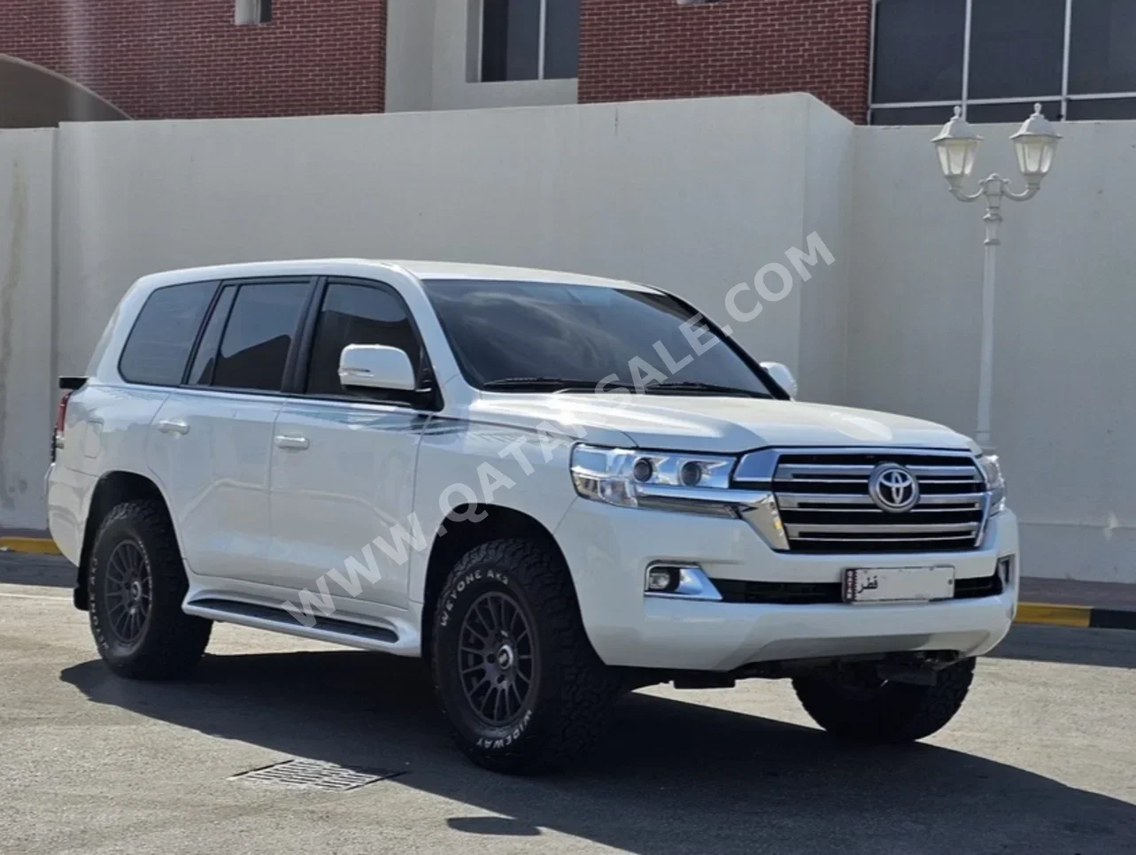 Toyota Land Cruiser GXR 2019 Automatic 147,000 Km 6 Cylinder Four Wheel Drive (4WD) SUV White