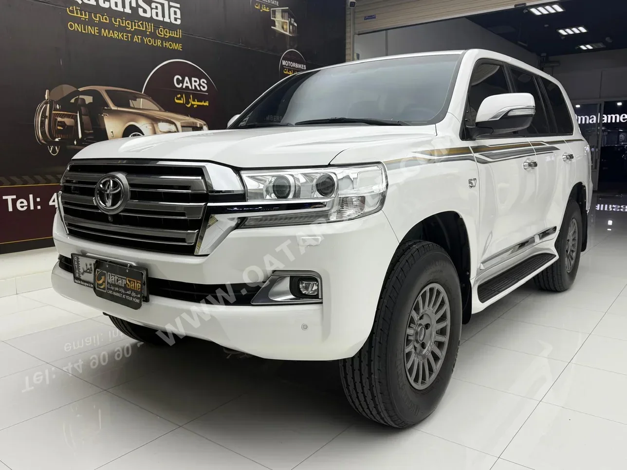 Toyota  Land Cruiser  VXR  2018  Automatic  416,000 Km  8 Cylinder  Four Wheel Drive (4WD)  SUV  White