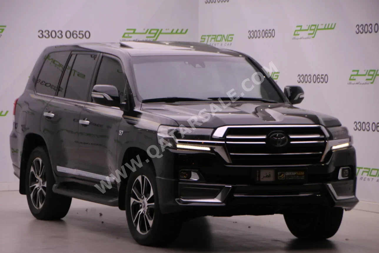 تويوتا  لاند كروزر  في اكس أس  2017  اوتوماتيك  206,000 كم  8 سلندر  دفع رباعي  اس يو في  أسود