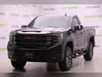 جي ام سي  سييرا  اي تي 4  2024  اوتوماتيك  10,500 كم  8 سلندر  دفع رباعي  بيكب  أسود  تحت الضمان