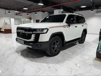 تويوتا لاند كروزر جي ار سبورت توين تيربو 2022 اوتوماتيك 177,000 كم 6 سلندر دفع رباعي اس يو في أبيض