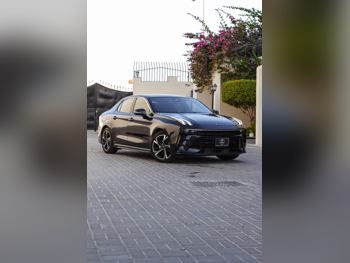 لينك اند كو 03 هايبر بلس 2024 اوتوماتيك 5,000 كم 4 سلندر دفع كلي مستمر سيدان أسود تحت الضمان