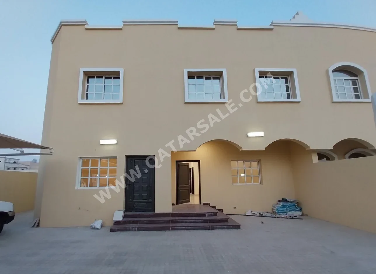 سكن عائلي  - غير مفروشة  - الريان  - عين خالد  - 6 غرف نوم