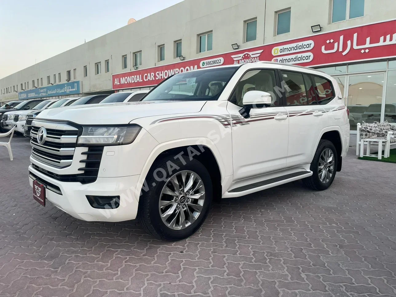 تويوتا  لاند كروزر  جي اكس ار توين توربو  2022  اوتوماتيك  40,000 كم  6 سلندر  دفع رباعي  اس يو في  أبيض