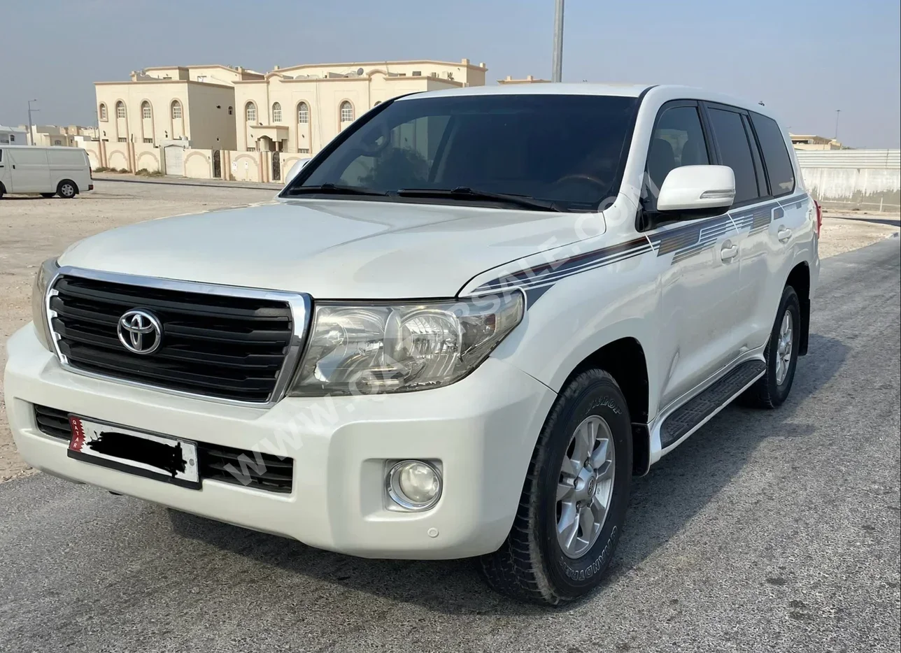 Toyota  Land Cruiser  GX  2014  Automatic  195,000 Km  6 Cylinder  Four Wheel Drive (4WD)  SUV  White