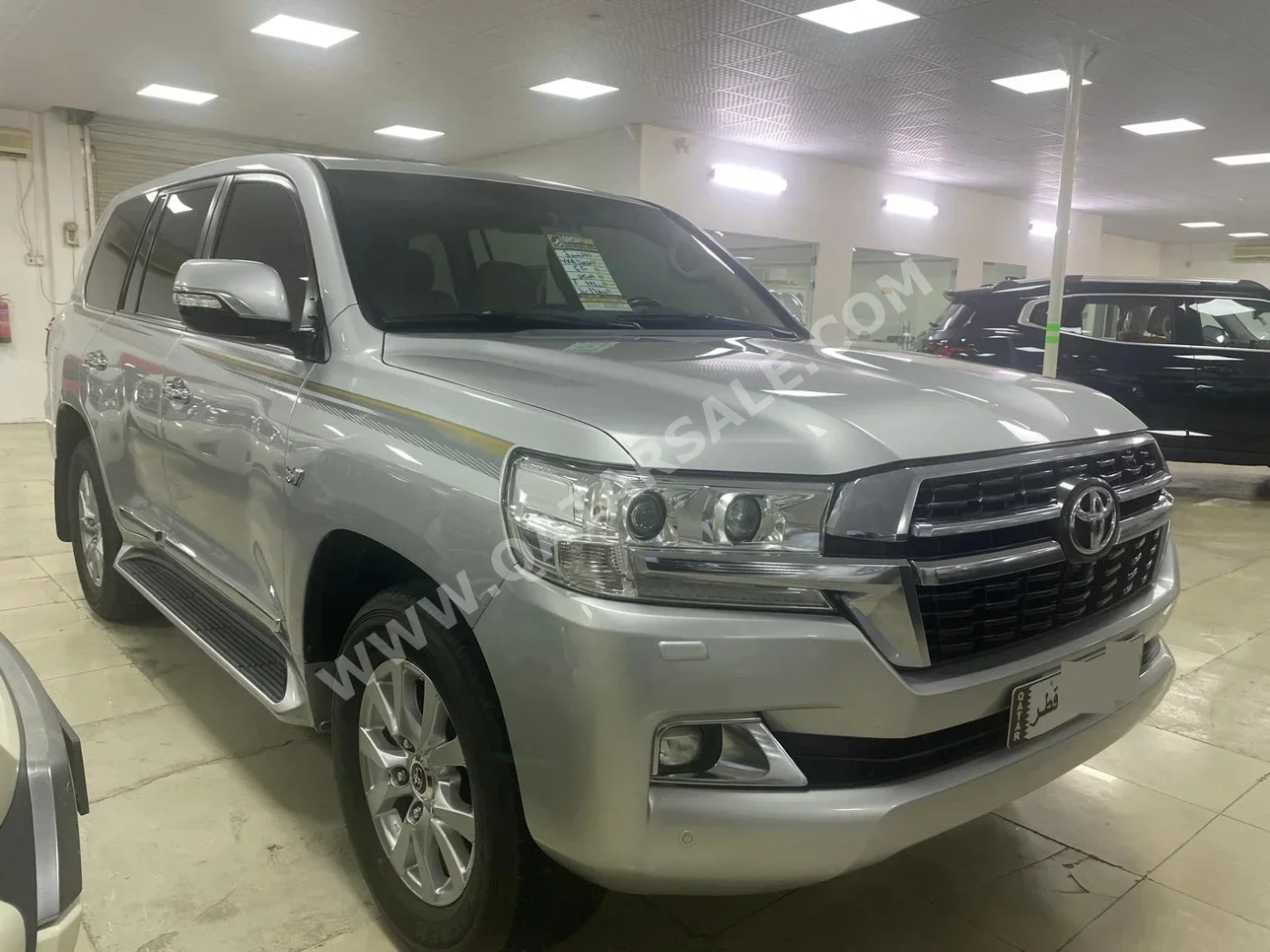 Toyota  Land Cruiser  VXR  2020  Automatic  174,000 Km  8 Cylinder  Four Wheel Drive (4WD)  SUV  Silver