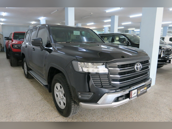 Toyota  Land Cruiser  GX  2023  Automatic  70,000 Km  6 Cylinder  Four Wheel Drive (4WD)  SUV  Black  With Warranty