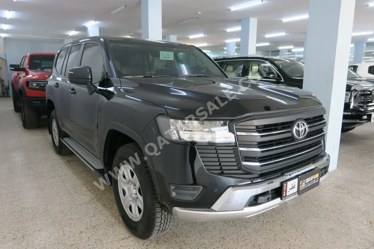 تويوتا  لاند كروزر  جي اكس  2023  اوتوماتيك  70,000 كم  6 سلندر  دفع رباعي  اس يو في  أسود  تحت الضمان