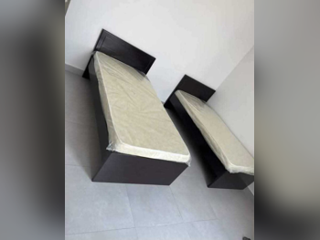 الأسّرة - لايف ستايل  - فردي  - أسود  - متضمنة المرتبة