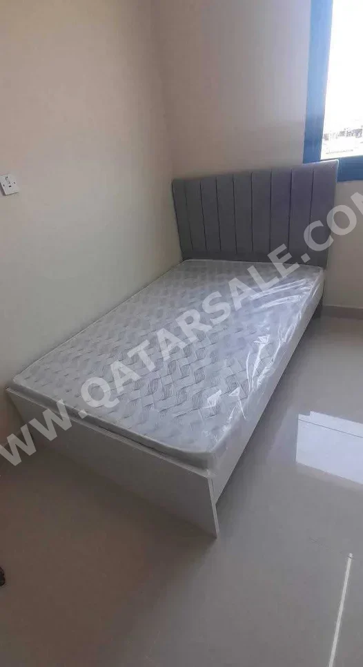 الأسّرة - لايف ستايل  - مزدوج  - اللون الرمادي  - متضمنة المرتبة